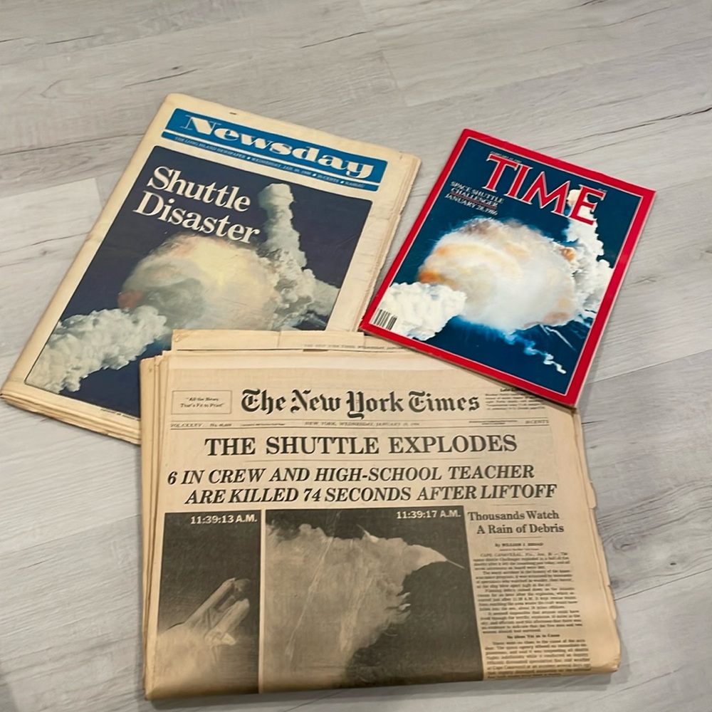 Space Shuttle Challenger - Periodicals from Challenger disaster in 1986